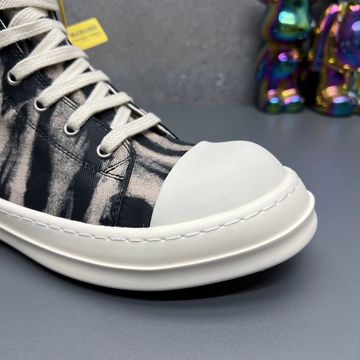 Rick Owens Casual High-Top Sneakers Zebra  - Gallery Image 4 - Detailed View