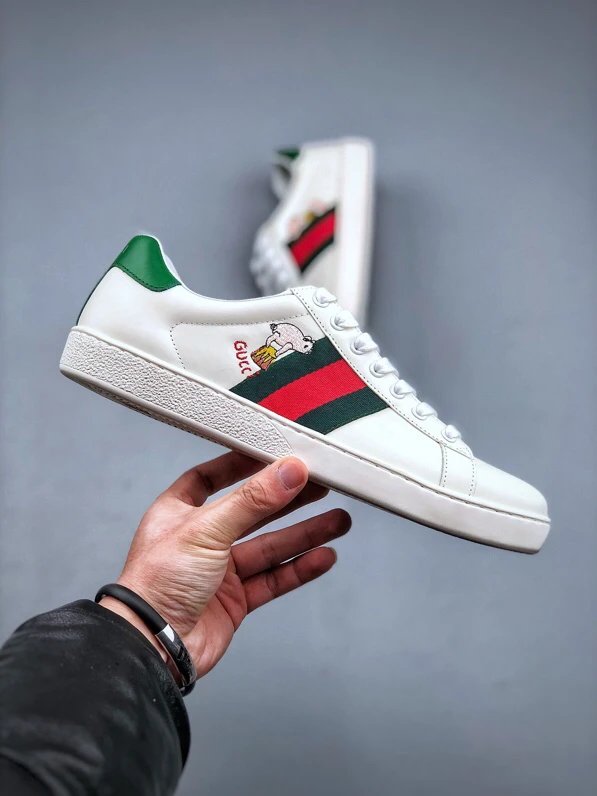 Gucci Bee White Green Sneakers Embroidered Pig - Gallery Image 4 - Detailed View