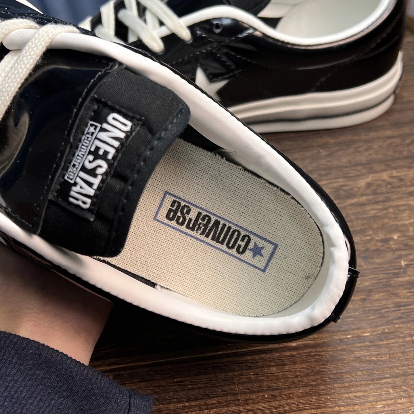 Low Top Patent Leather Sneakers Black Ivory - Gallery Image 5 - Detailed View