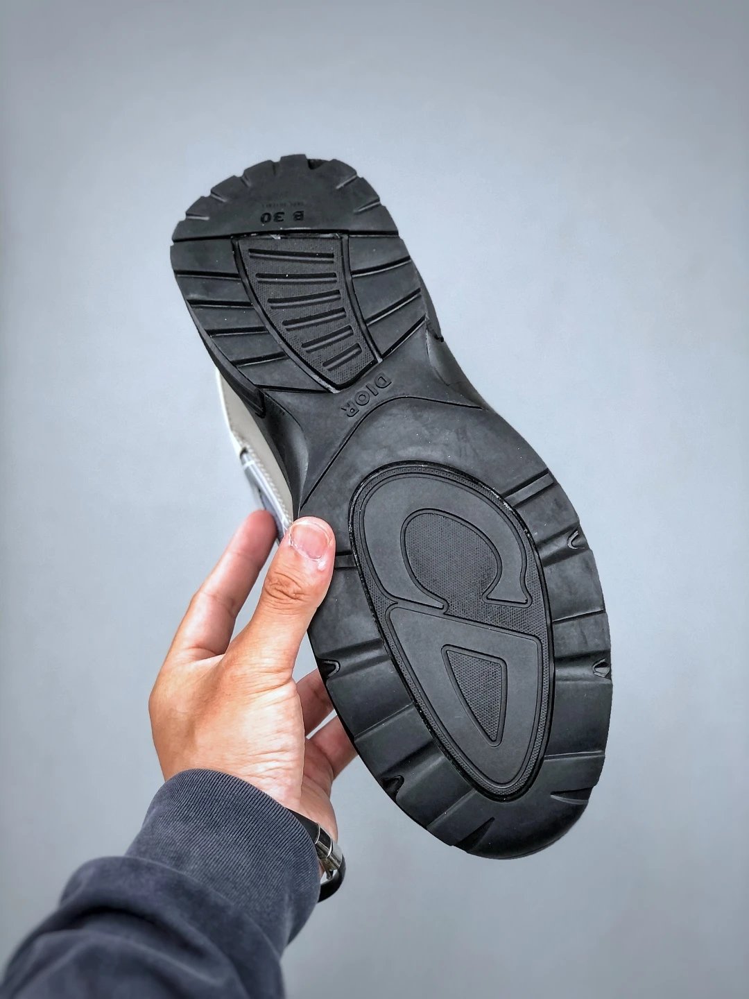 Dad Sneakers Athletic Stone B30 in Charcoal - Gallery Image 8 - Detailed View