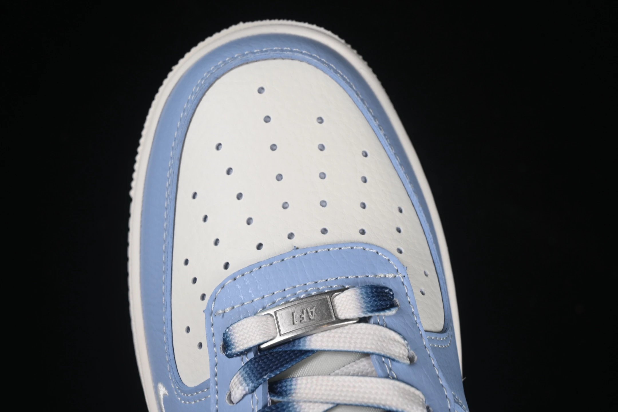 Leather Low-Top Sneakers Sky Blue - Gallery Image 7 - Detailed View