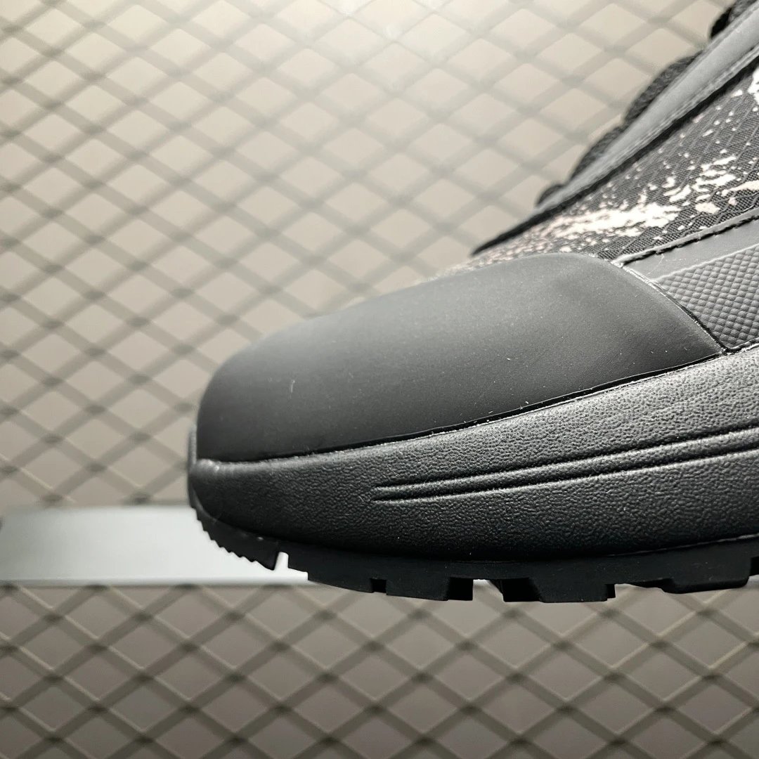 Outdoor Mesh Sneakers Onyx - Gallery Image 6 - Detailed View