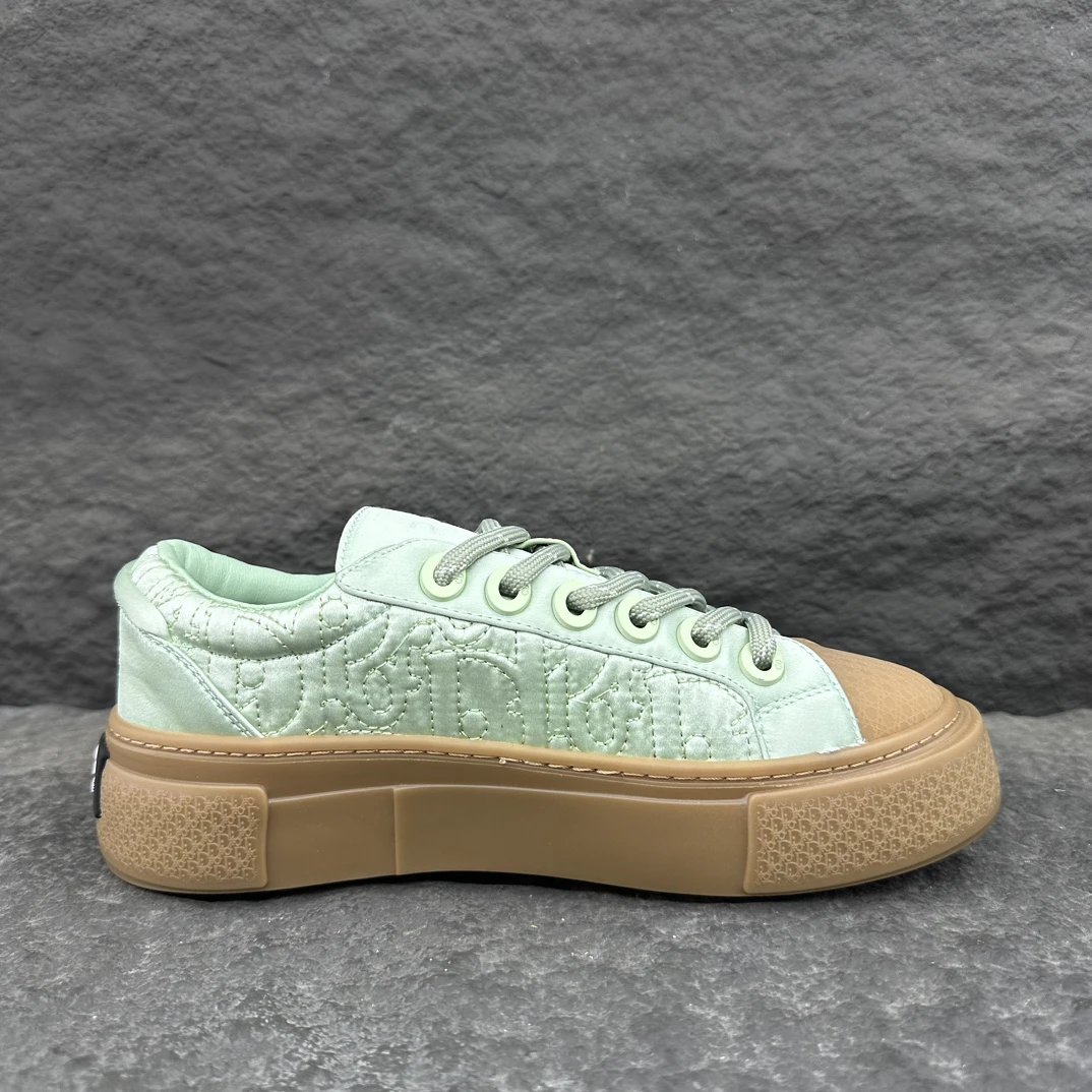 Limited Edition Sneakers Sage Green - Gallery Image 9 - Detailed View