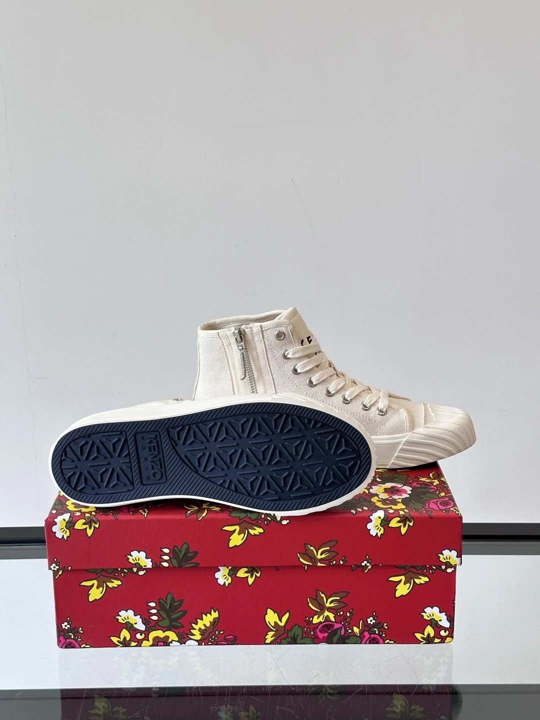 Kenzo Canvas High Sneakers White - Gallery Image 9 - Detailed View