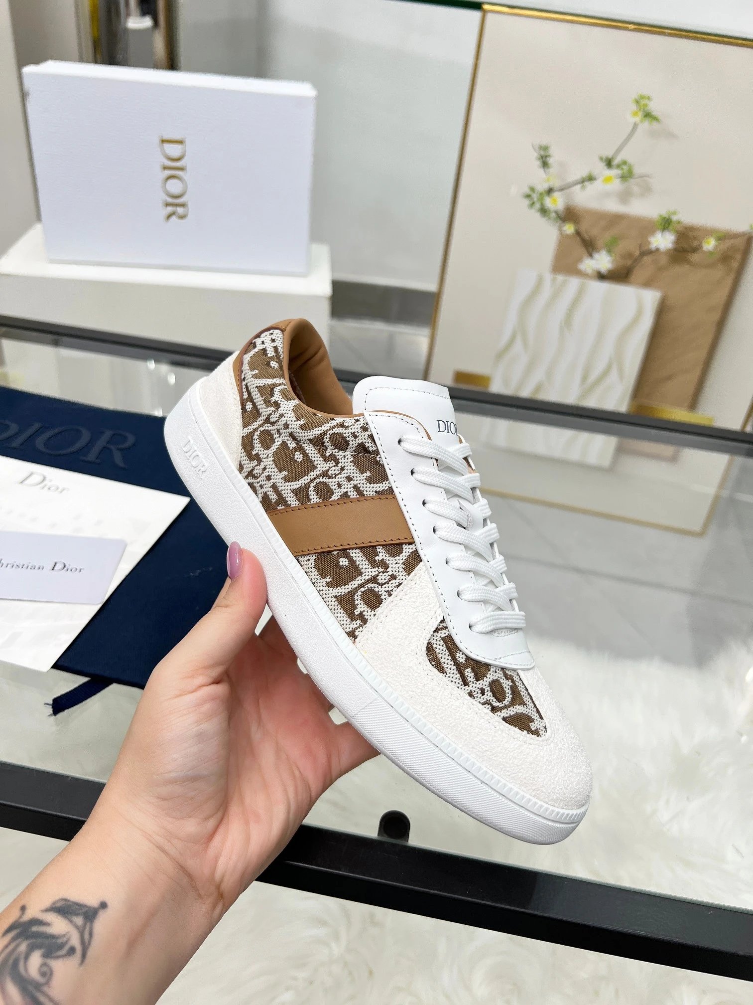 Dior B01 Sneakers Brown - Gallery Image 4 - Detailed View
