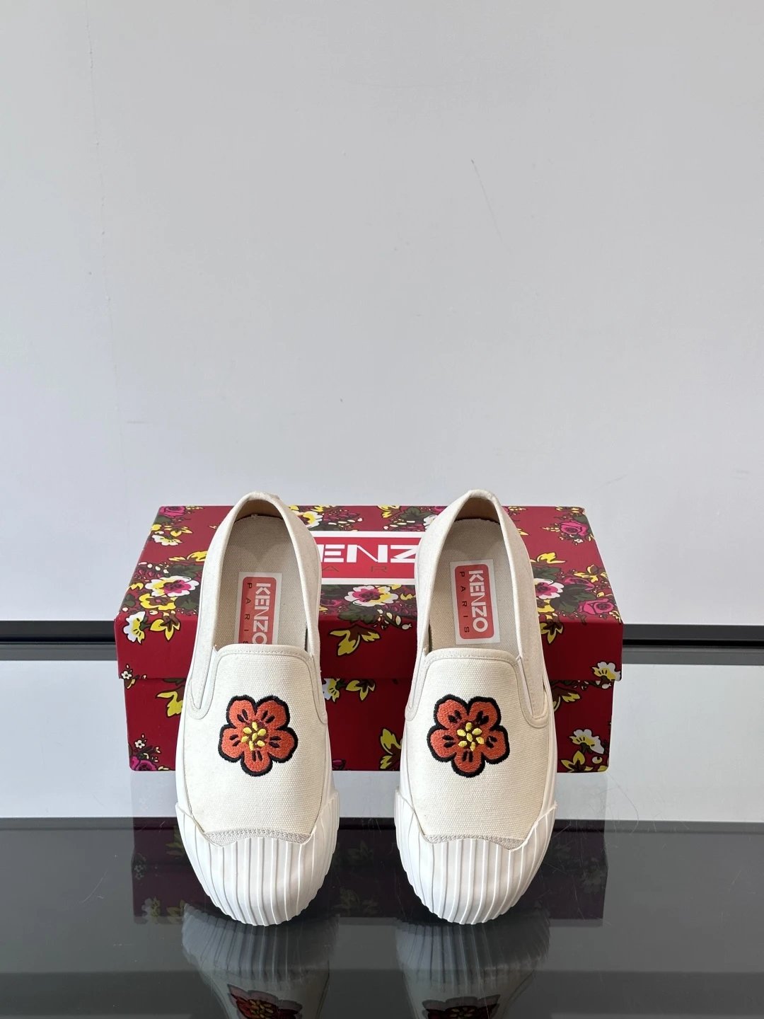 Kenzo Floral Canvas Shoes White - Gallery Image 6 - Detailed View