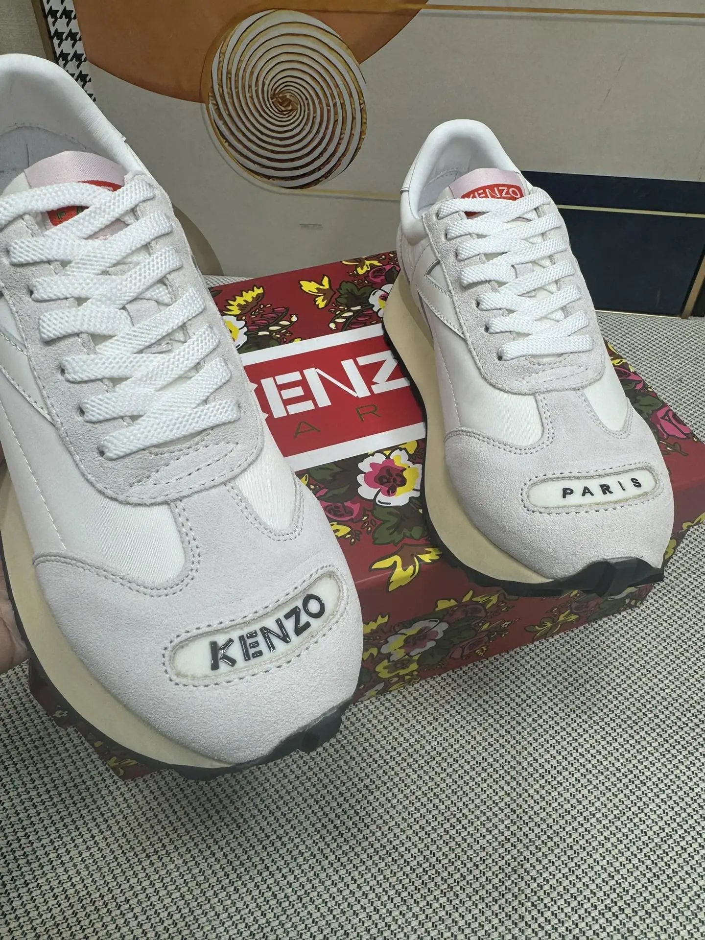 Kenzo Casual Sneakers Beige - Gallery Image 5 - Detailed View