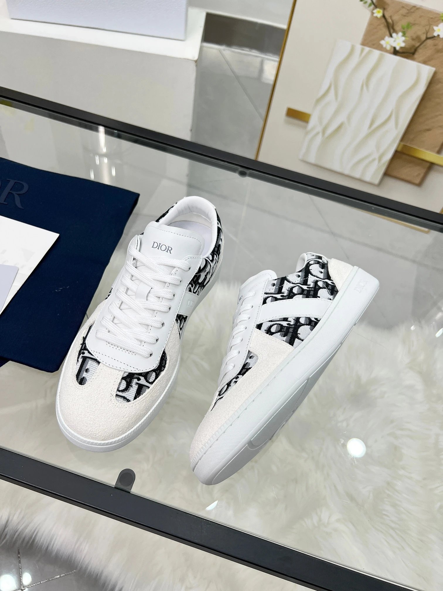 Dior B01 Sneakers Black White - Gallery Image 5 - Detailed View