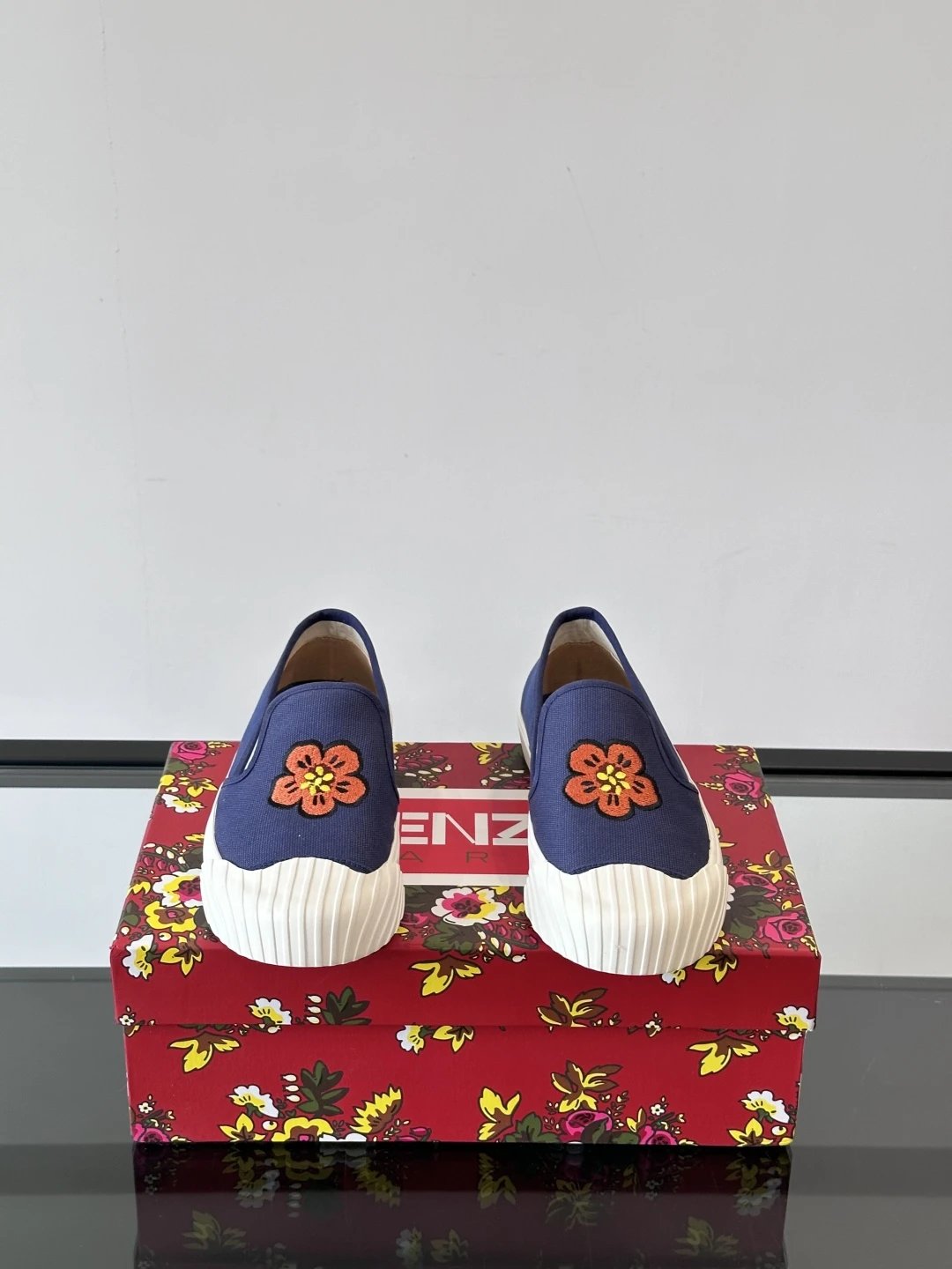 Kenzo Floral Canvas Shoes Blue - Gallery Image 2 - Detailed View