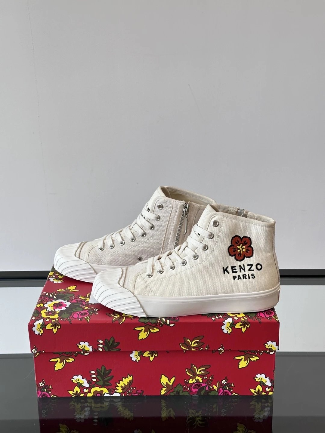 Kenzo Canvas High Sneakers White - Gallery Image 3 - Detailed View