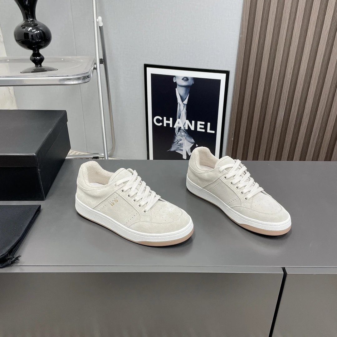 Saint Laurent SL61 Low Sneakers Beige - Gallery Image 4 - Detailed View