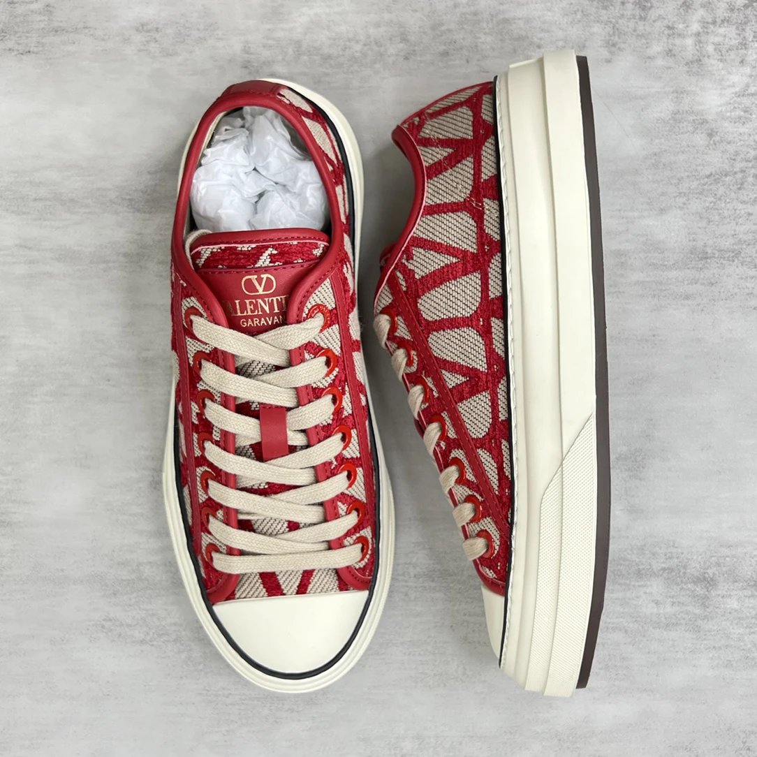 Valentino Garavani Red Low-Top Sneakers - Gallery Image 3 - Detailed View