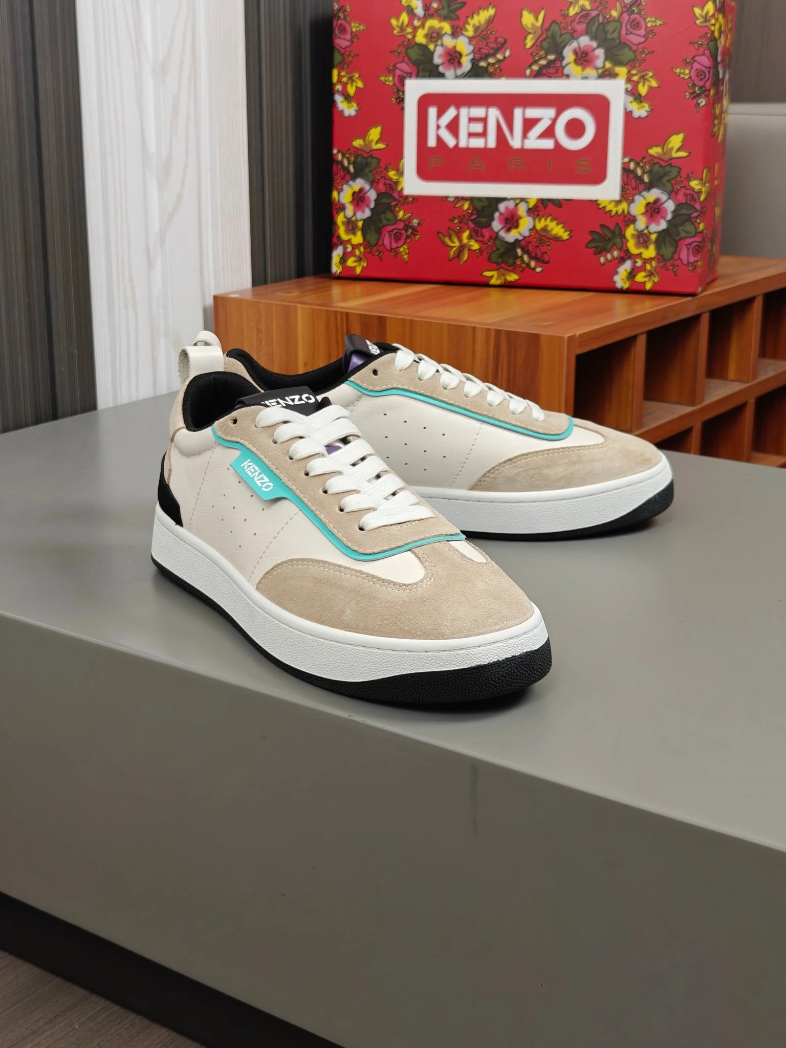 Kenzo Classic Sneakers Beige - Gallery Image 5 - Detailed View