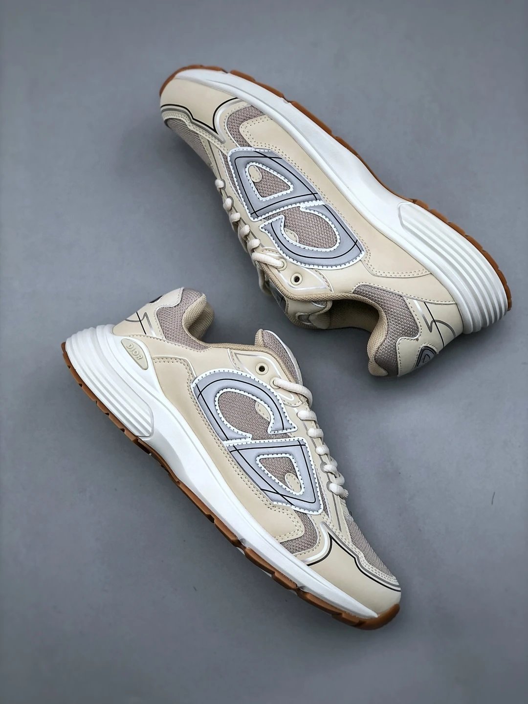 Men's Retro Running Sneakers Beige - Gallery Image 9 - Detailed View