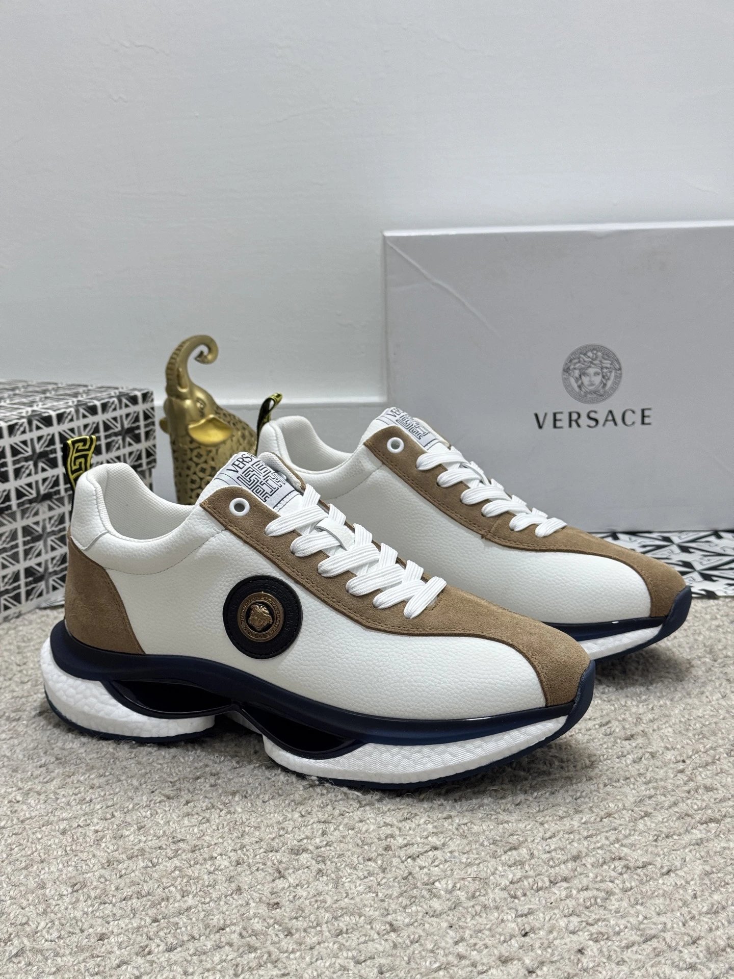 Luxury Leather Mesh Sneakers Beige White - Gallery Image 1 - Detailed View