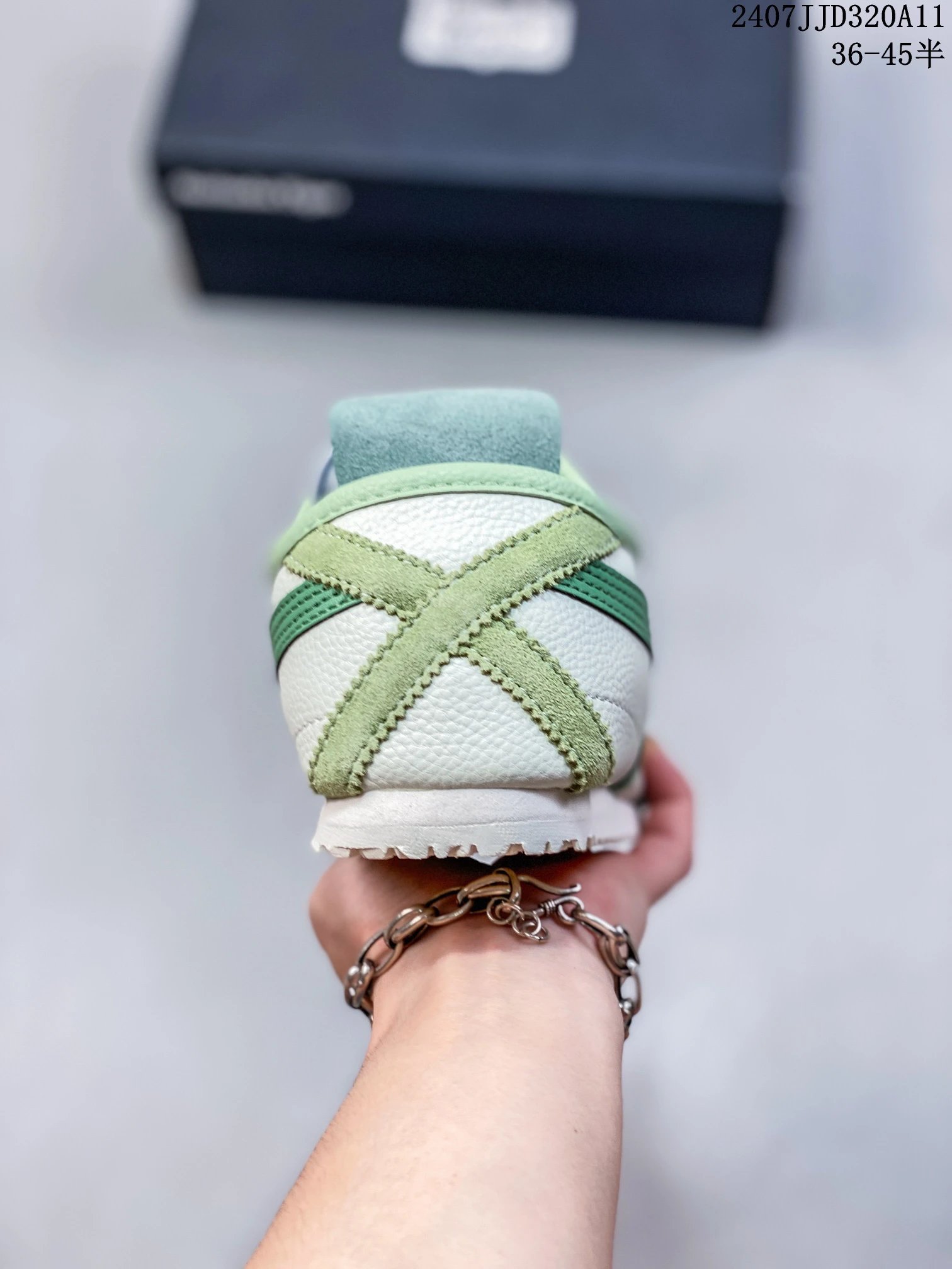 Onitsuka Tiger Mexico 66 Slip-On Sneakers Green - Gallery Image 4 - Detailed View