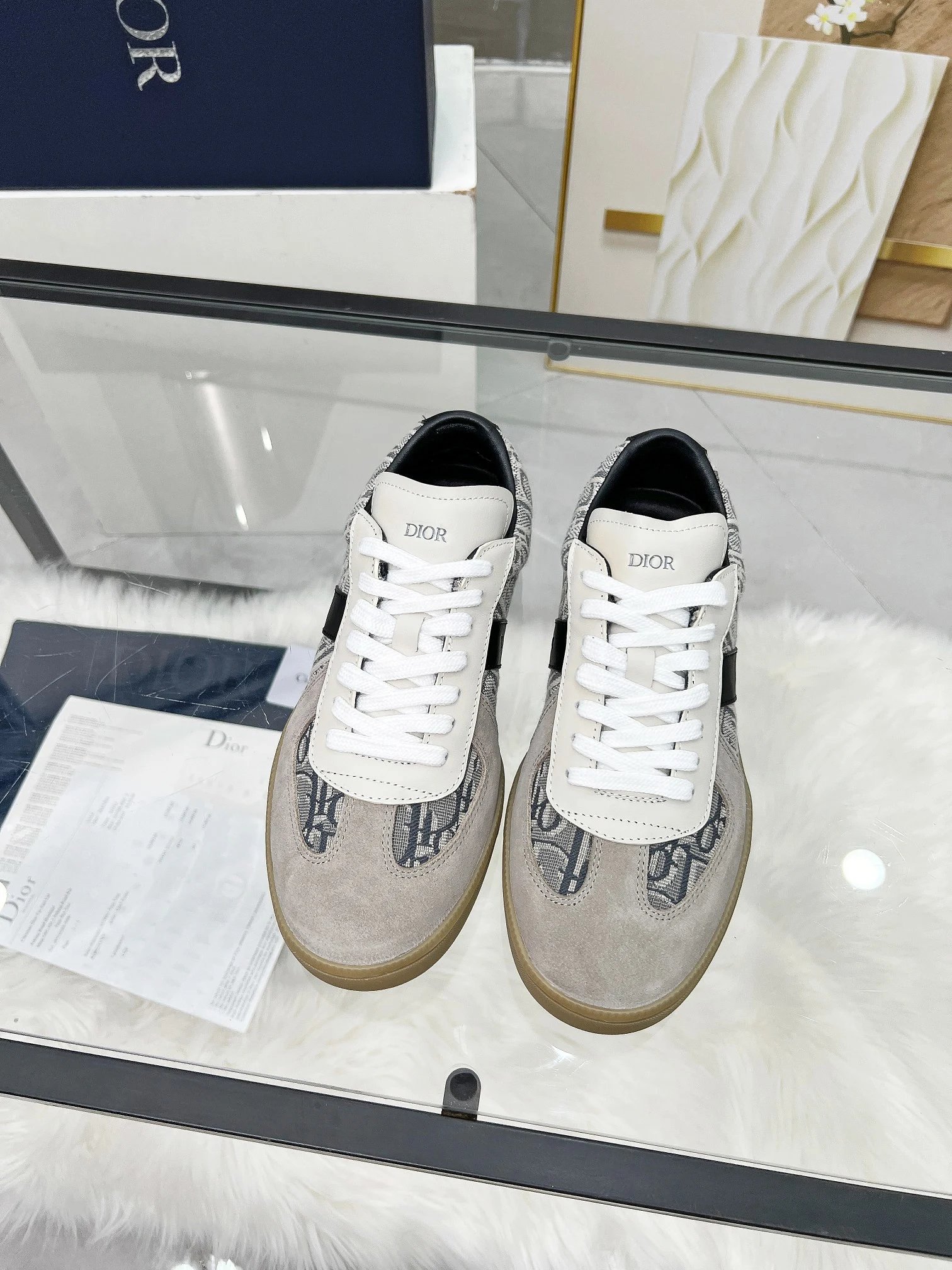 Dior B01 Sneakers Gray - Gallery Image 2 - Detailed View