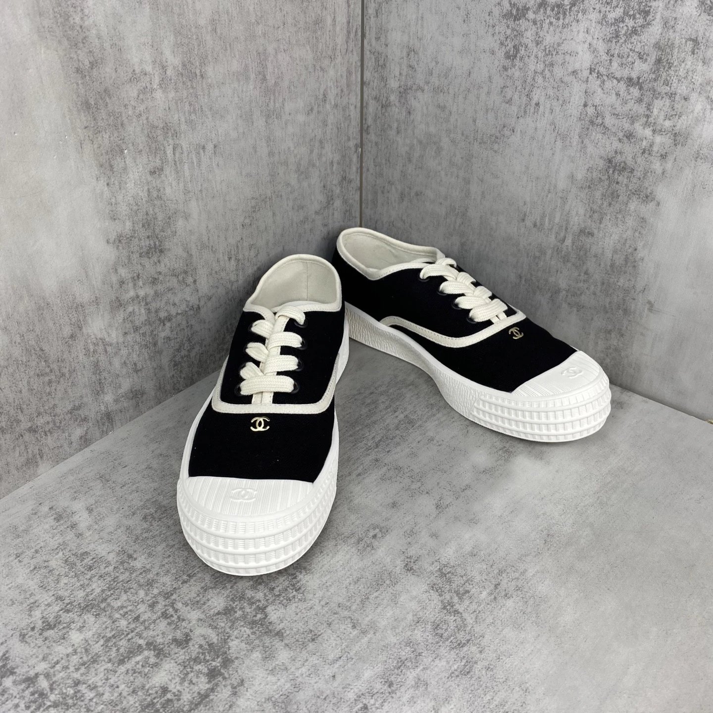 Vintage Canvas Low Top Sneakers with Ivory Black Trim - Gallery Image 2 - Detailed View