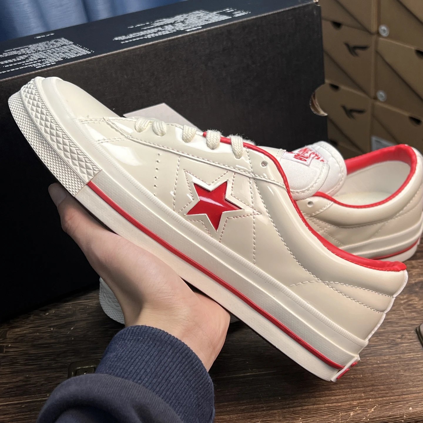 One Star Low Gloss Leather Sneakers Ivory Red - Gallery Image 7 - Detailed View