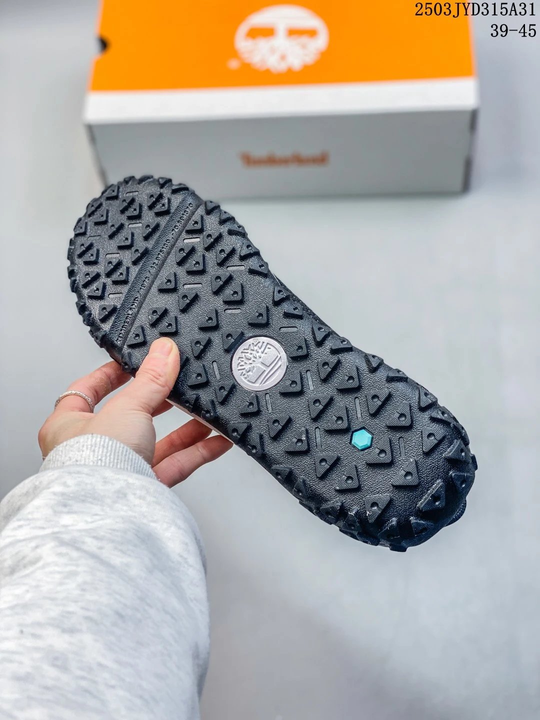 Lightweight Hiking Sneakers Charcoal - Gallery Image 5 - Detailed View