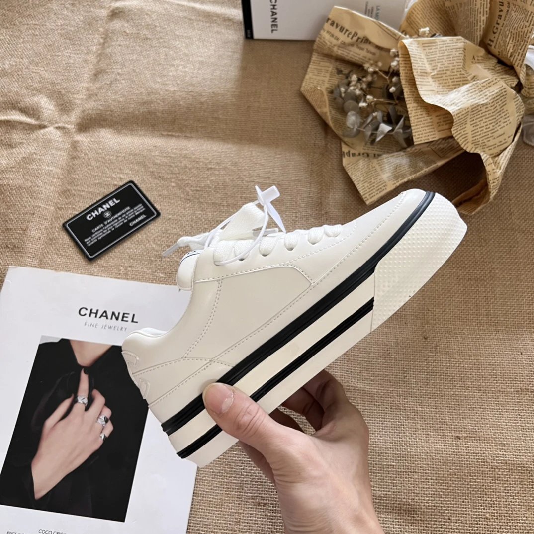 Chanel Panda Sneakers 2024 White - Gallery Image 8 - Detailed View