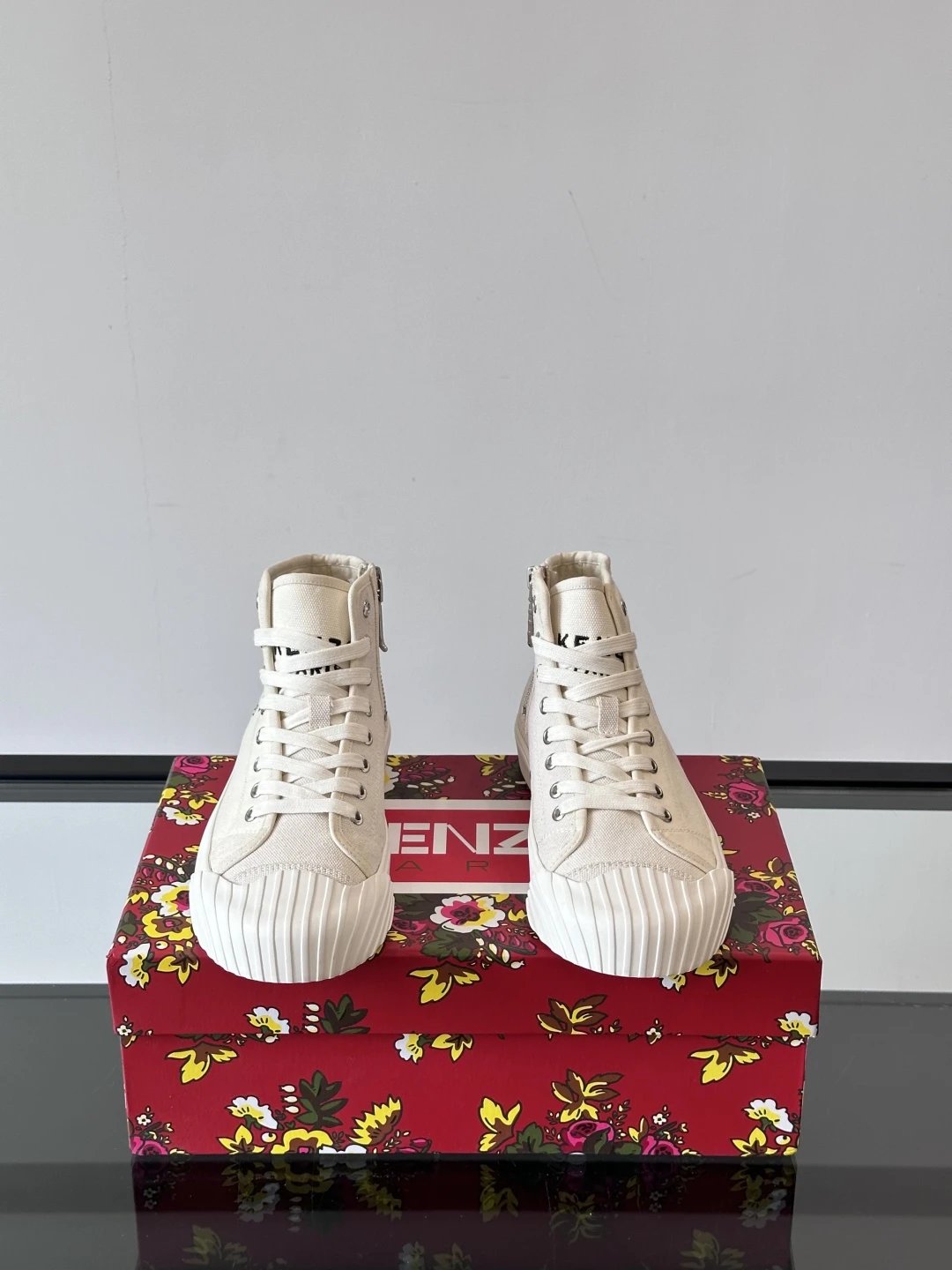 Kenzo Canvas High Sneakers White - Gallery Image 2 - Detailed View