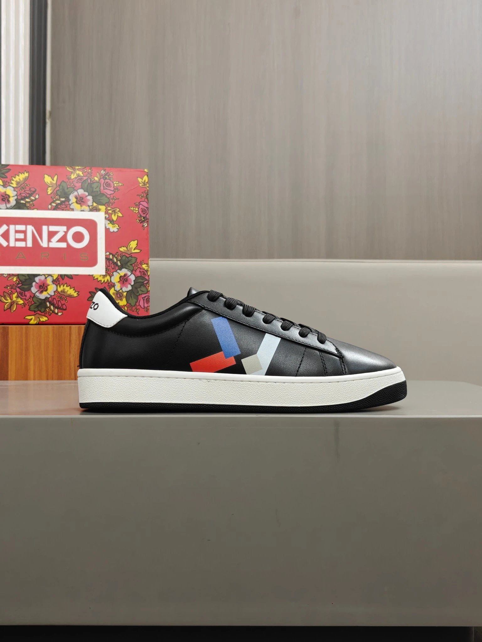 Kenzo Classic Sneakers Black - Gallery Image 4 - Detailed View