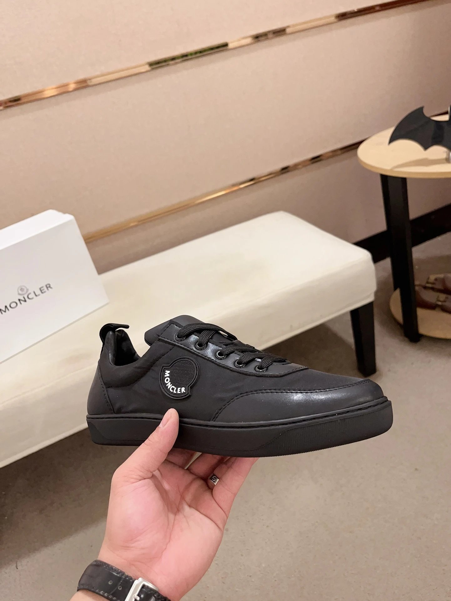 Moncler Lunarove Sneakers Black - Gallery Image 4 - Detailed View