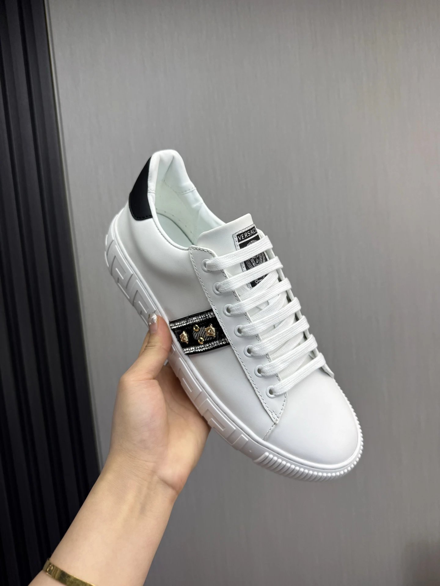 Luxury Leather Low Top Sneakers White Noir - Gallery Image 8 - Detailed View