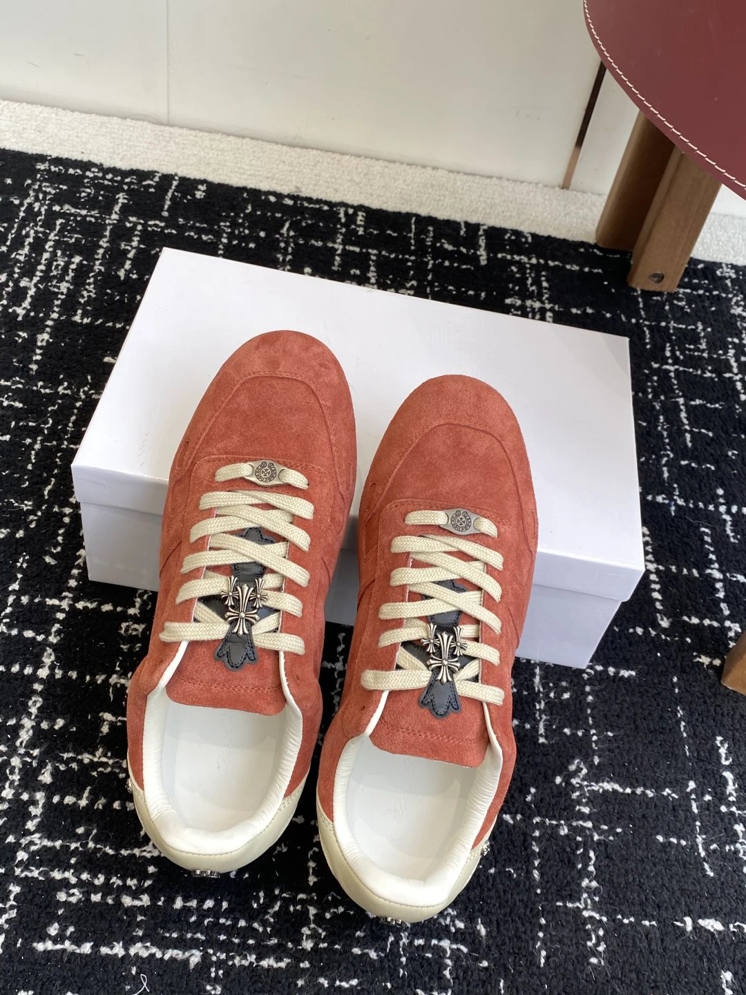 Vintage Suede Trainer Rust Ivory - Gallery Image 4 - Detailed View