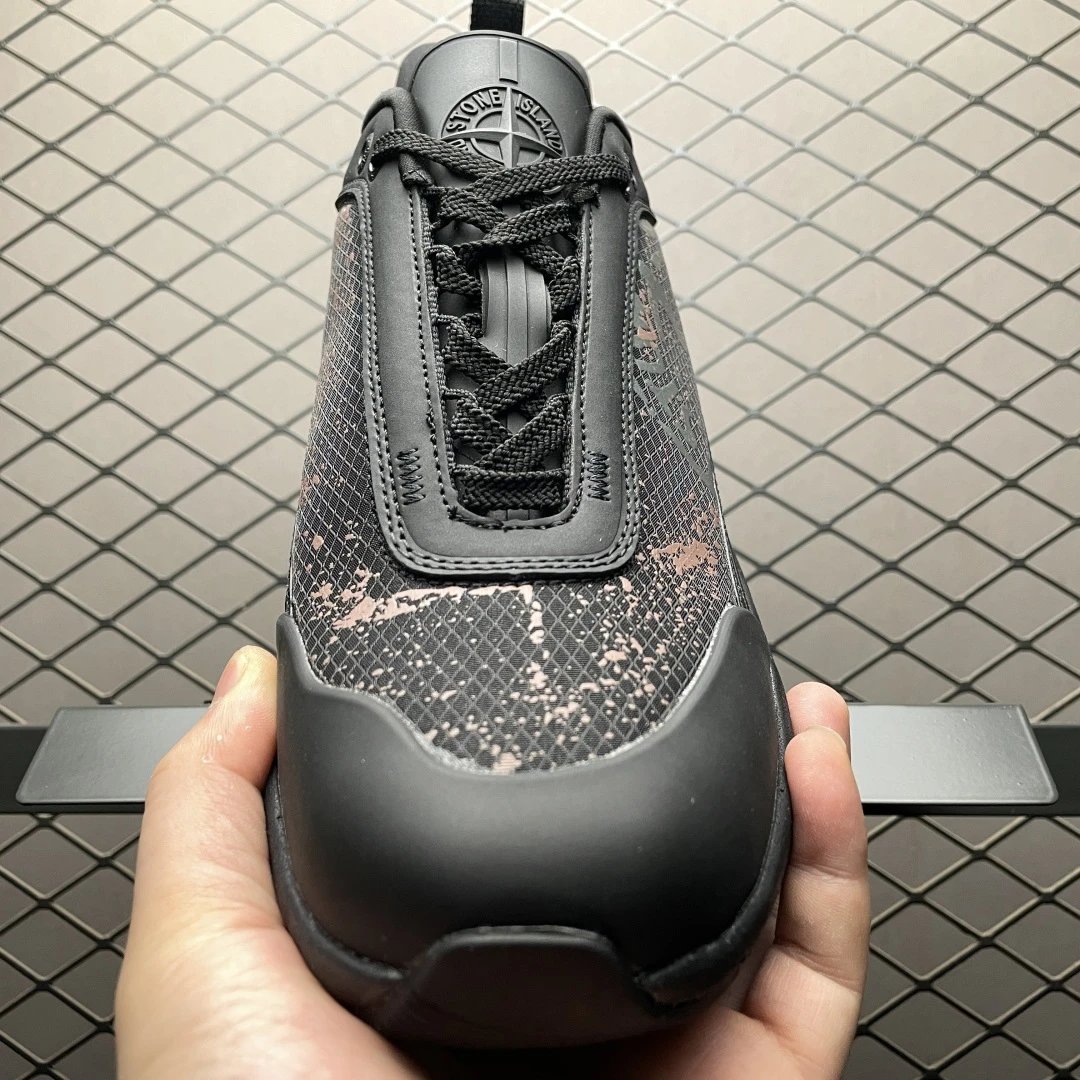 Outdoor Mesh Sneakers Onyx - Gallery Image 9 - Detailed View