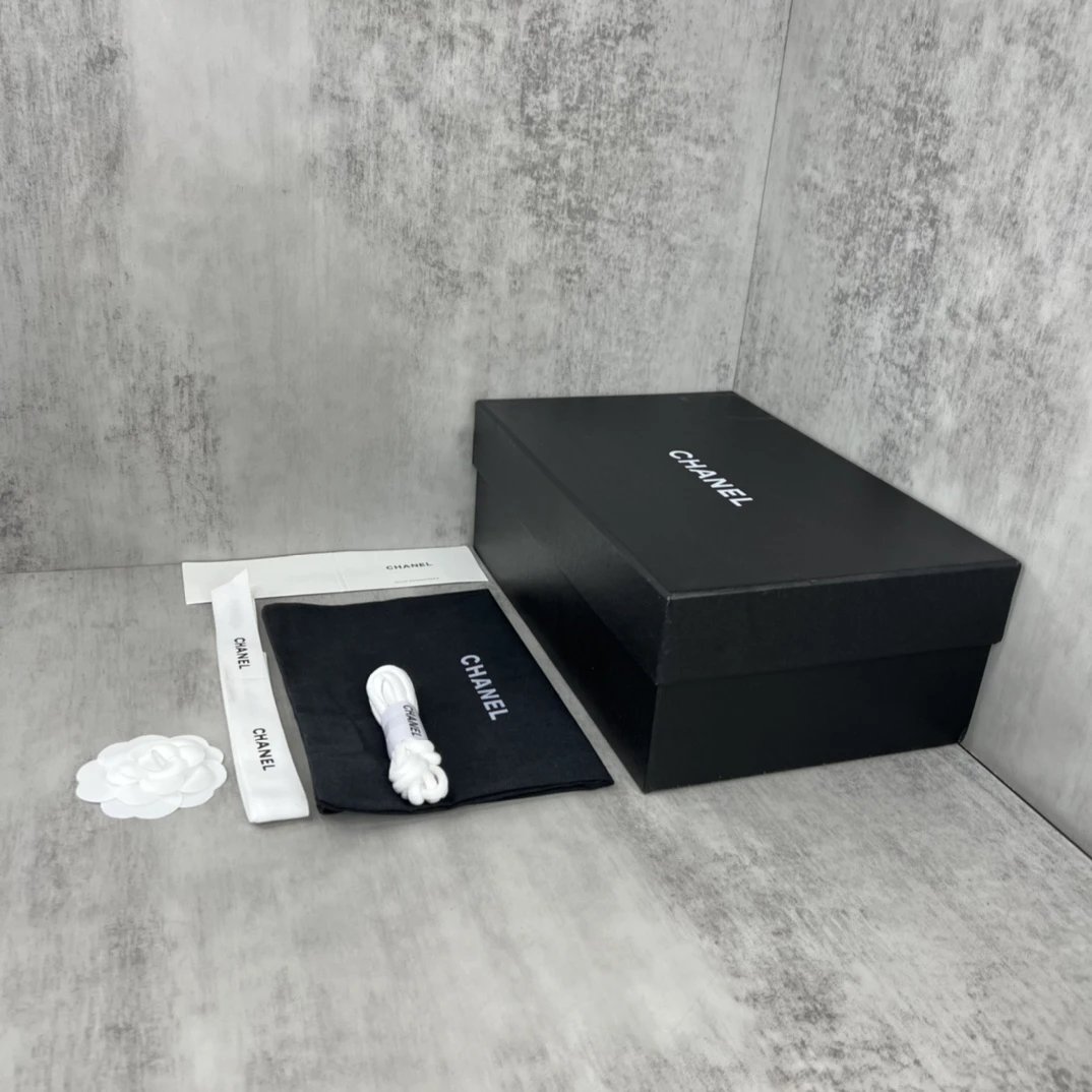 Resort Mesh Leather Chunky Sneakers Ivory Mocha - Gallery Image 9 - Detailed View