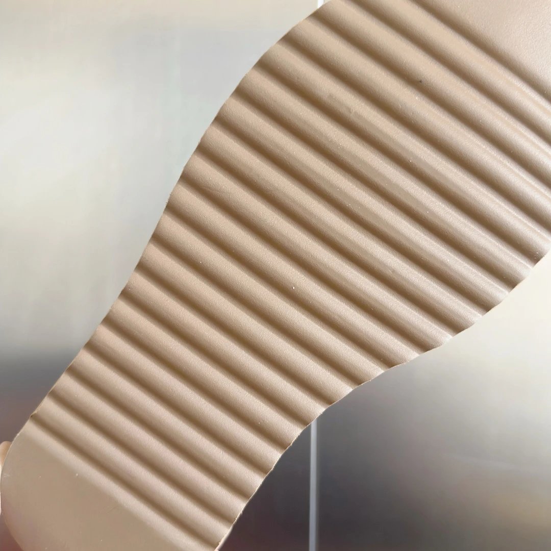 Women's Shearling Platform Snow Boots Sandstone - Gallery Image 9 - Detailed View