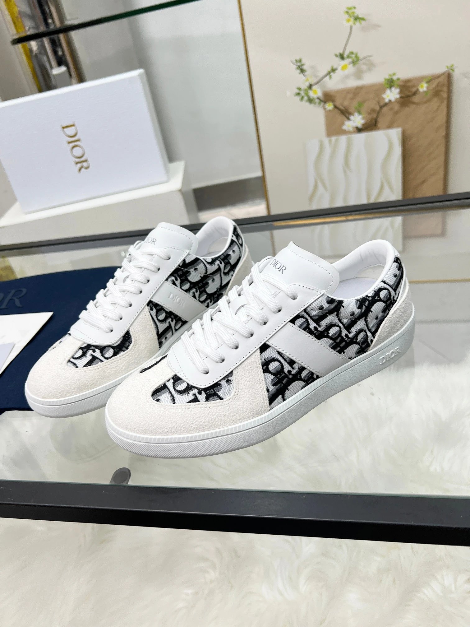 Dior B01 Sneakers Black White - Gallery Image 3 - Detailed View