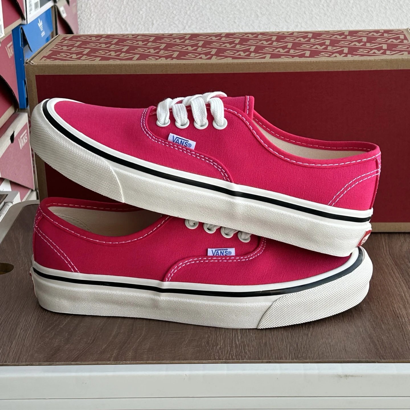 Authentic Canvas Low Top Sneakers Magenta - Gallery Image 3 - Detailed View