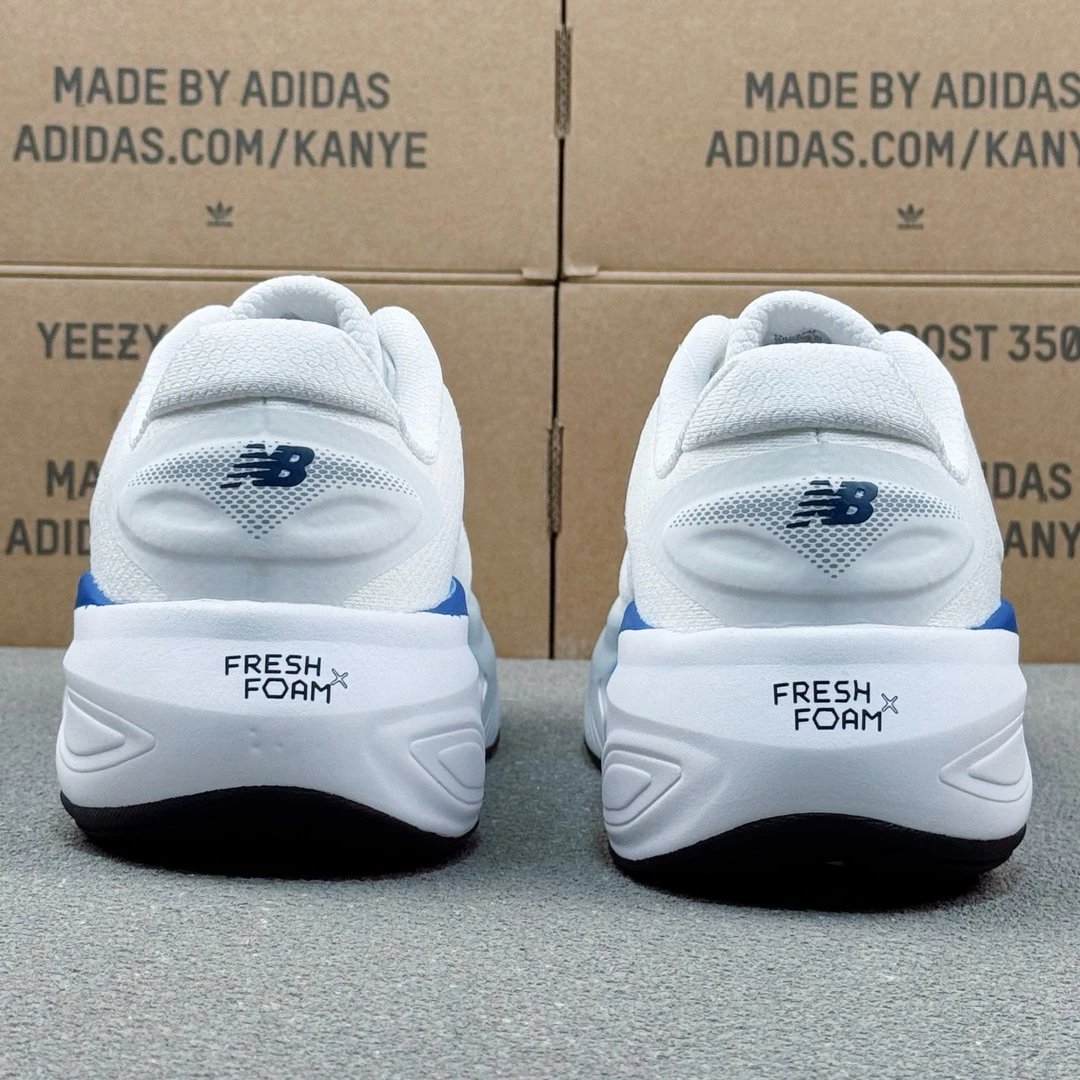 Lightweight Running Sneakers Azure - Gallery Image 3 - Detailed View