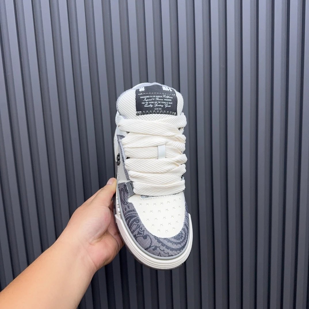 Unisex Low Top Canvas Sneakers Street Style Ivory Grey - Gallery Image 3 - Detailed View