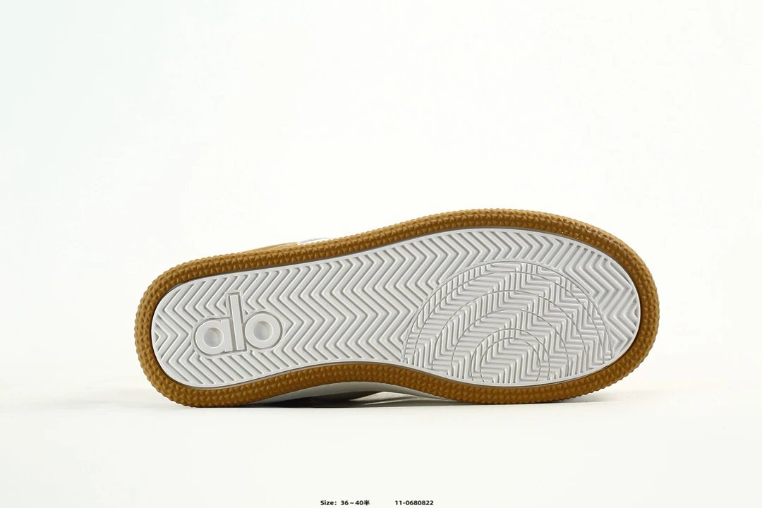 Alo Yoga Runner Sneakers Brown White - Gallery Image 6 - Detailed View