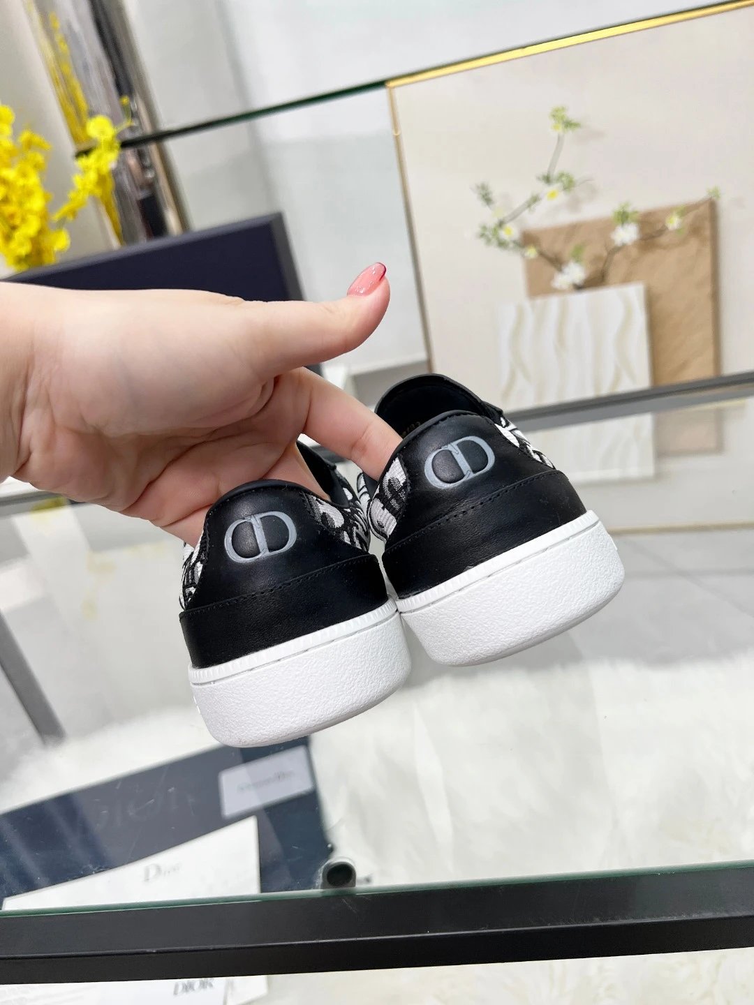 Dior B01 Sneakers Black - Gallery Image 8 - Detailed View