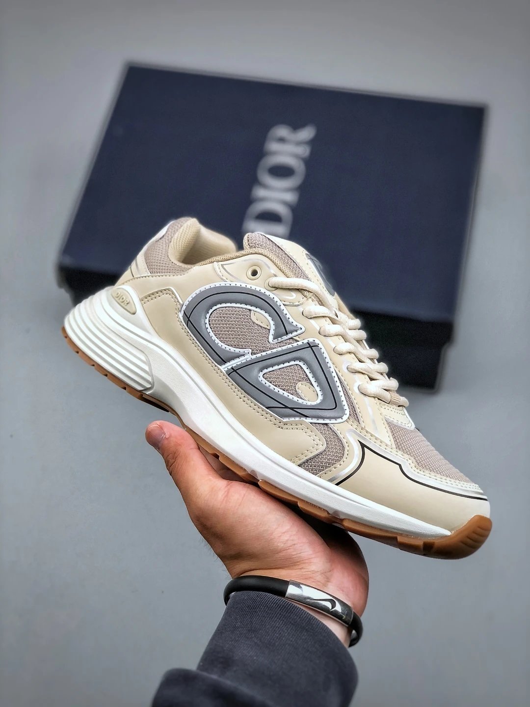 Men's Retro Running Sneakers Beige - Gallery Image 1 - Detailed View