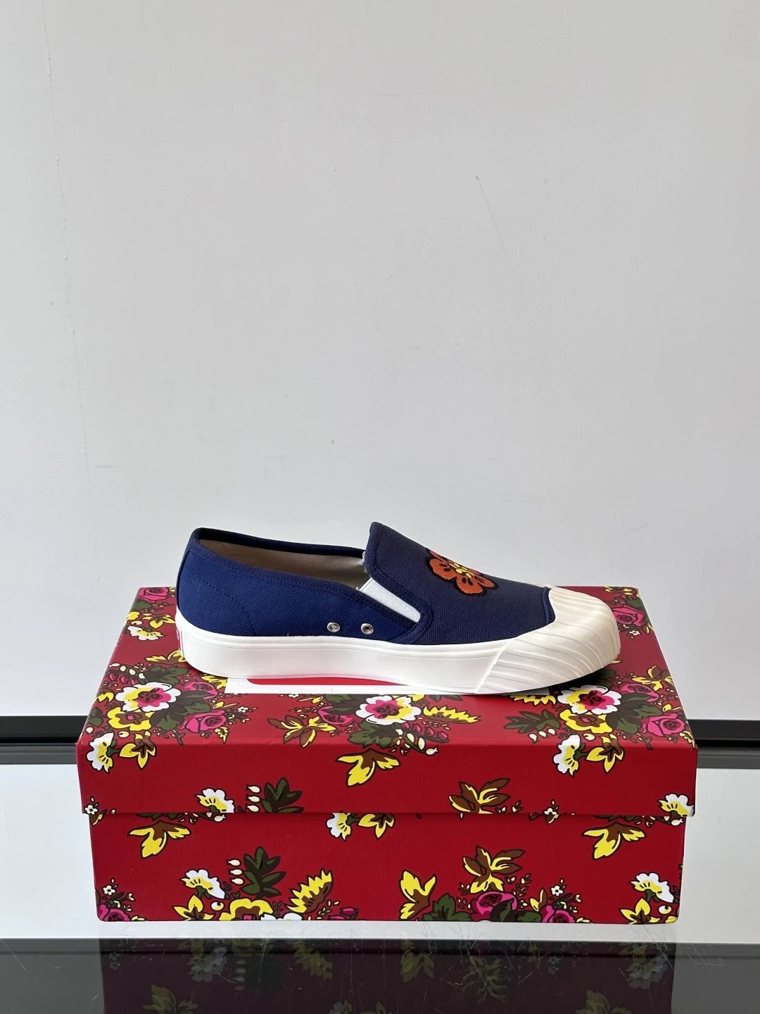 Kenzo Floral Canvas Shoes Blue - Gallery Image 8 - Detailed View