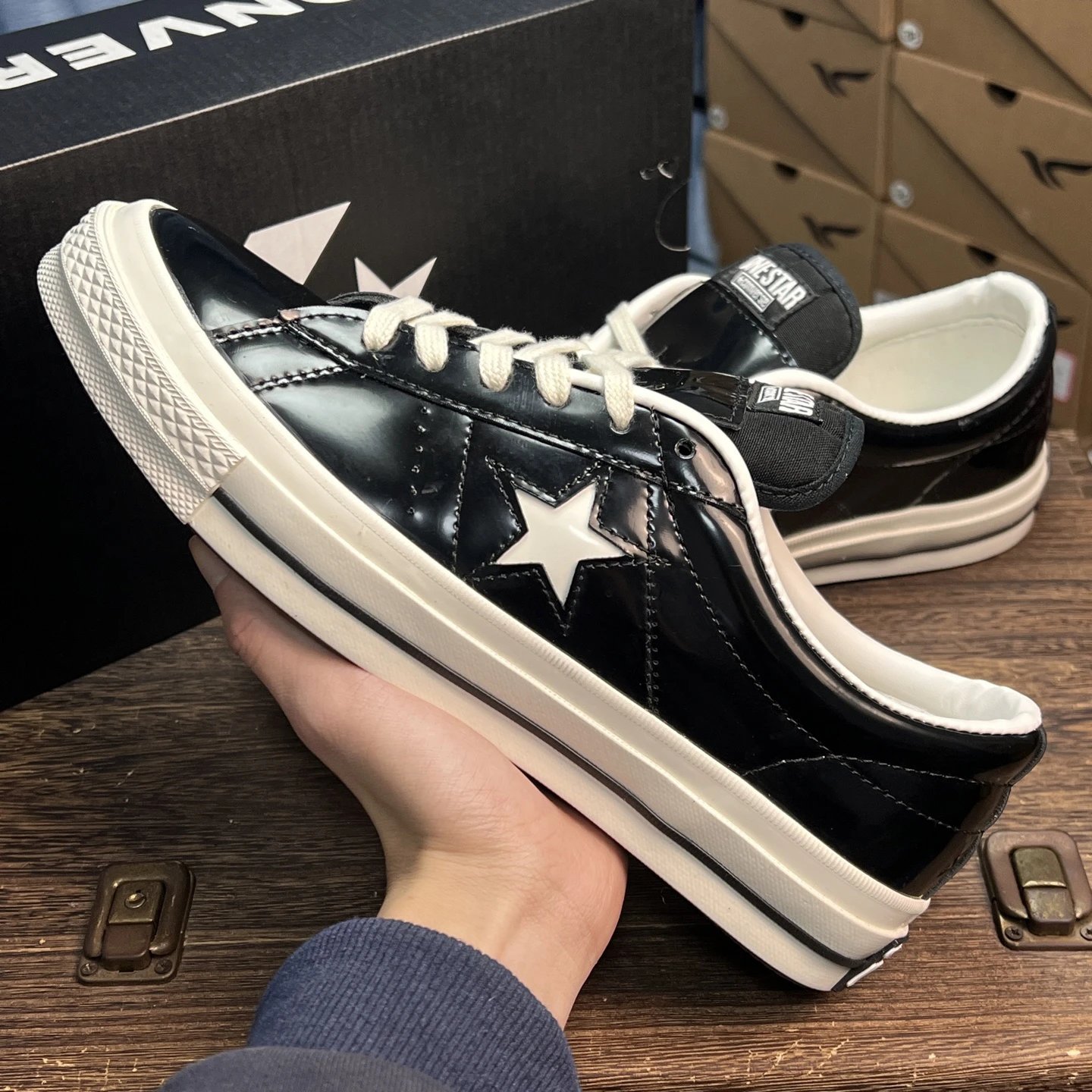 Low Top Patent Leather Sneakers Black Ivory - Gallery Image 7 - Detailed View