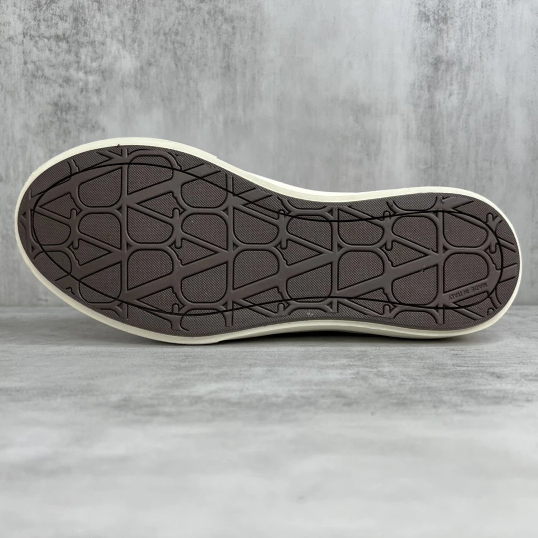 High Top Canvas Sneakers Ivory Crimson - Gallery Image 8 - Detailed View