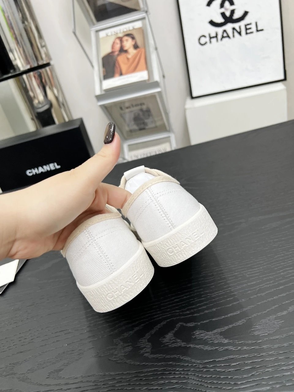 Chanel Vintage Sneakers White - Gallery Image 7 - Detailed View