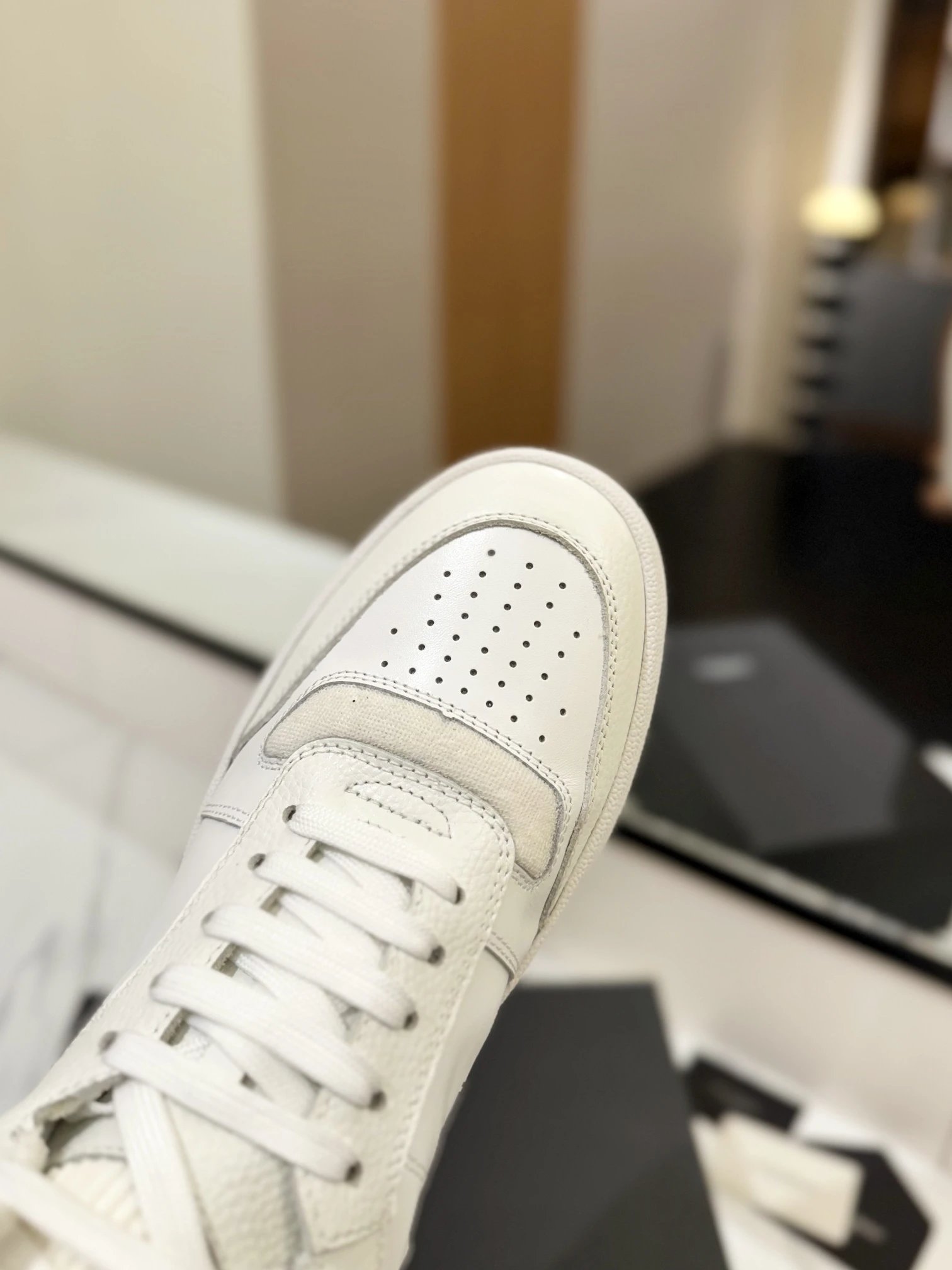 Saint Laurent SL61 Sneakers White - Gallery Image 9 - Detailed View