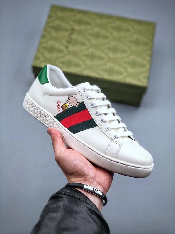 Gucci Bee White Green Sneakers Embroidered Pig - Gallery Image 1 - Detailed View
