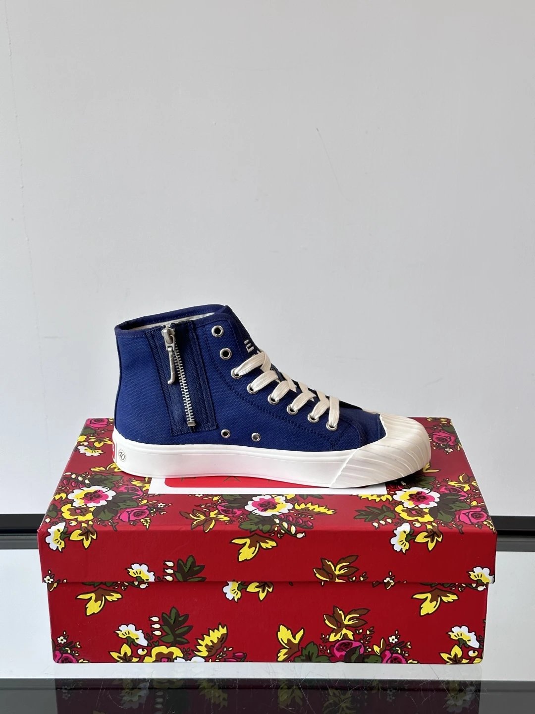 Kenzo Canvas High Sneakers Blue - Gallery Image 6 - Detailed View