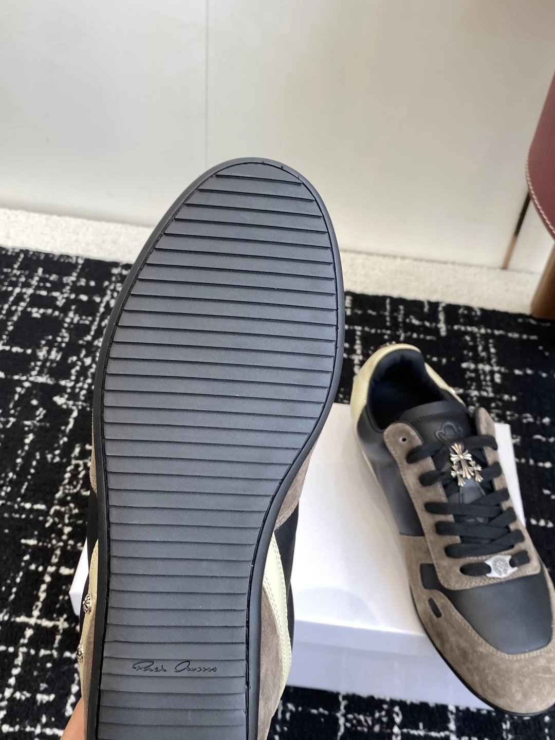 Vintage Suede Trainer Sneakers Ebony Taupe - Gallery Image 9 - Detailed View