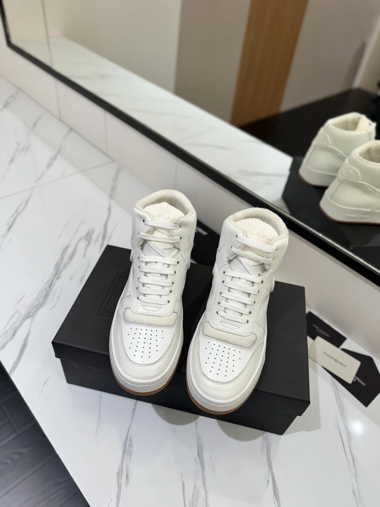 Saint Laurent SL61 Sneakers White - Gallery Image 3 - Detailed View