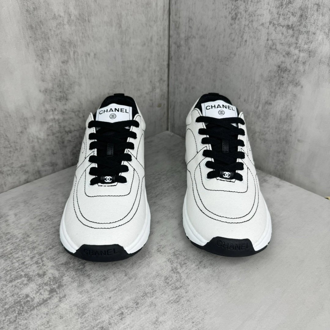 24SS Leather Panda Sneakers Women’s Black White - Gallery Image 4 - Detailed View